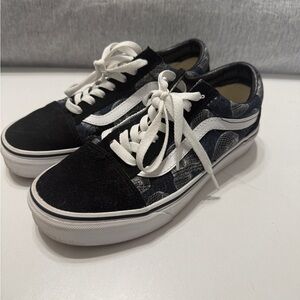 Vans Old Skool Skull Pattern Shoe